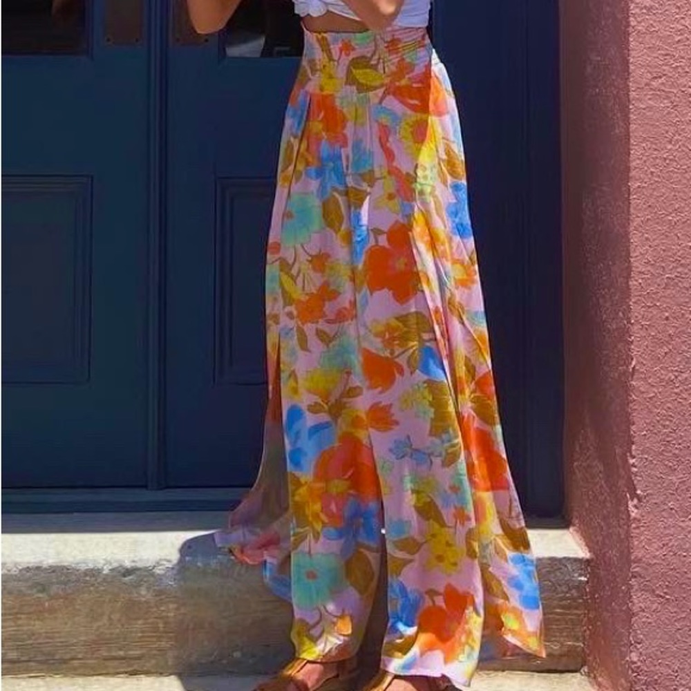 Billabong XS pink flowy floral pants!